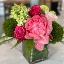 Load image into Gallery viewer, Coral peonies for mother&#39;s day
