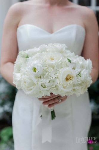Classic wedding bouquet for DC Elopement